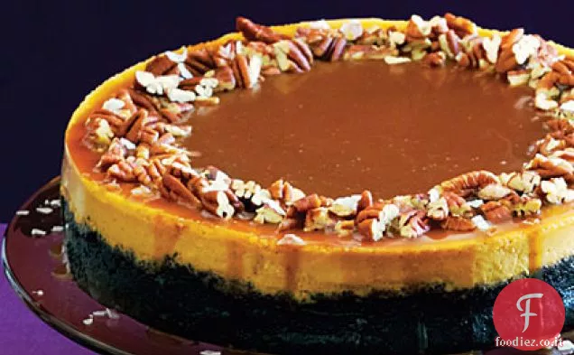 Cheesecake di zucca e arancia con crosta di cioccolato e caramello salato