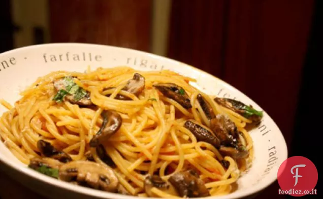 Cena Stasera: Spaghetti alla Boscaiola (Spaghetti al Pomodoro e Funghi)