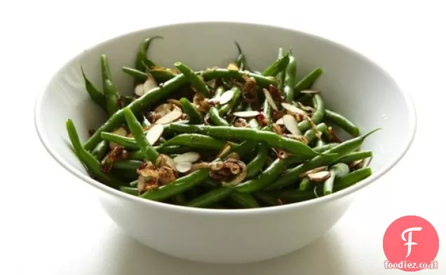 Fagiolini di Mark Bittman con scalogni croccanti