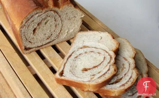 Pane di turbinio di cereali Cinnnamon