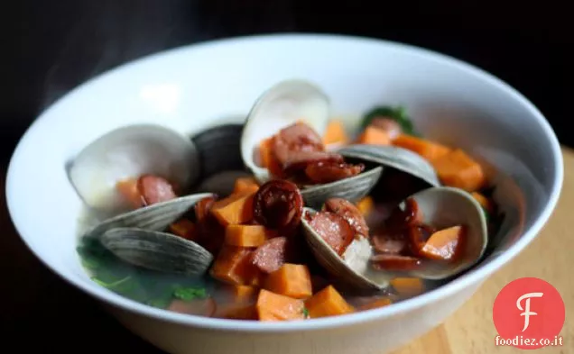Cena stasera: Vongole con Salsiccia affumicata di patate dolci e crescione