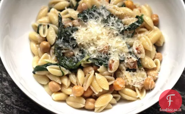 Cavatelli di Scott Conant con verdure appassite, pancetta e ceci