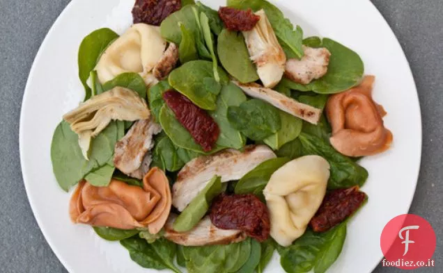 Tortellini, Insalata di Pollo e Spinaci con Vinaigrette al Pomodoro e Balsamico