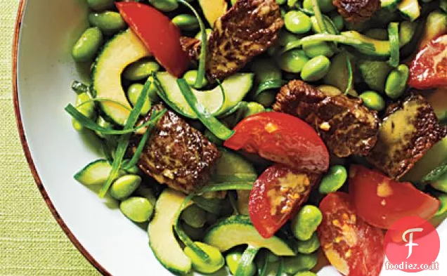 Insalata di Edamame con pezzetti di bistecca croccanti