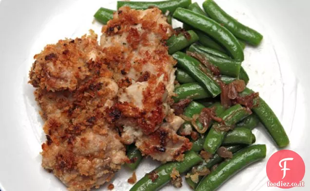Cosce di pollo di Mario Batali con briciole di aglio e piselli a scatto