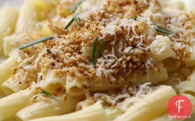 Rigatoni con Pangrattato, Rosmarino, Aglio e Parmigiano Reggiano