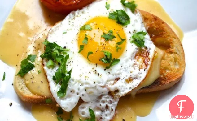 Rarebit gallese con pomodori arrostiti
