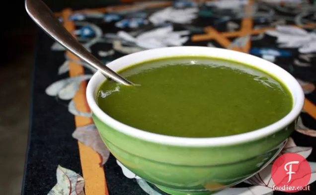 Zuppa di Dea verde con zucchine, bietole e coriandolo