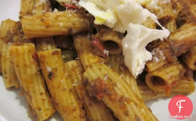 Rigatoni con Ragù di Funghi, Mozzarella Fresca e Tartufo