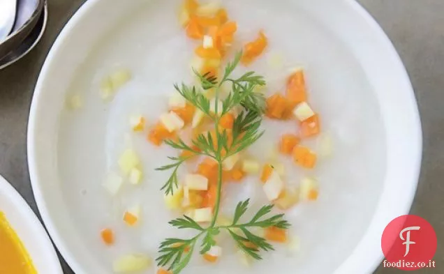Zuppa di carote avorio di Deborah Madison con un bel dado di carote arancioni