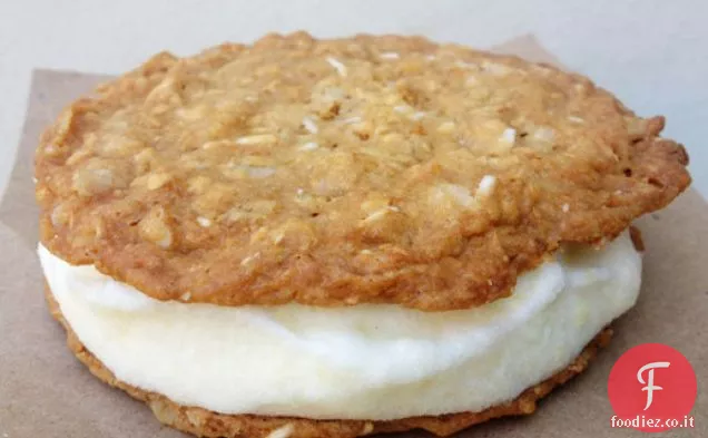 Anzac Biscotto e ananas Gelato Panini