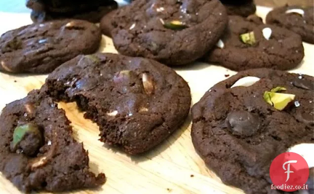Biscotti al pistacchio al triplo cioccolato salato