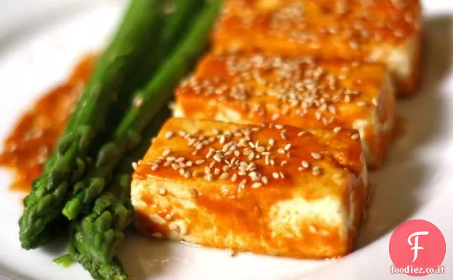 Tofu alla griglia con glassa di Miso e asparagi