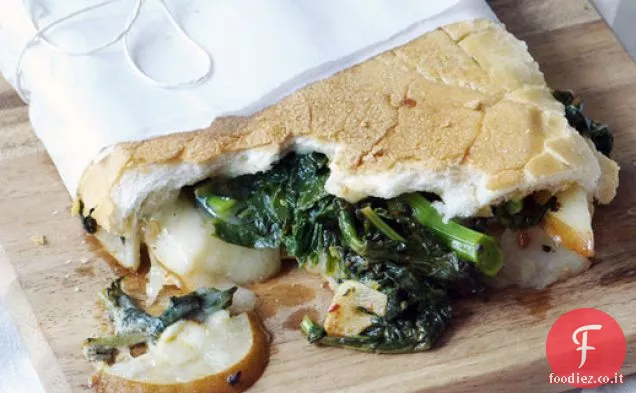 Panino con broccoli Rabe, pere e Fontina