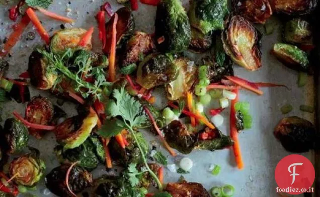 Cavoletti di Bruxelles caldi di Nicolaus Balla con Miele, cumino e Lime (Bar Tartine)