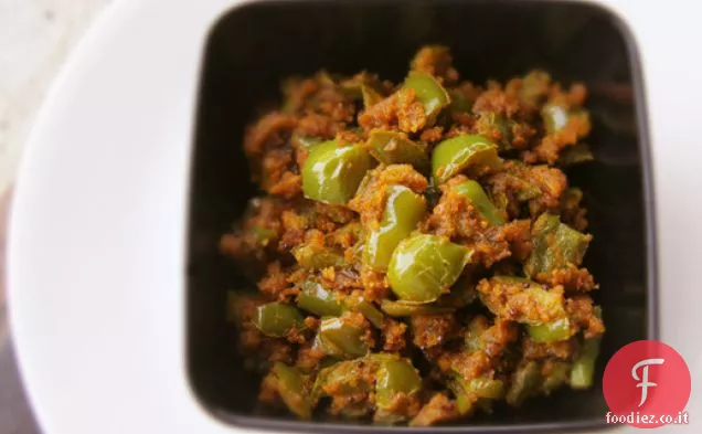 Capsicum Besan Sabji (Saltati in padella peperone e farina di ceci saltati in padella)