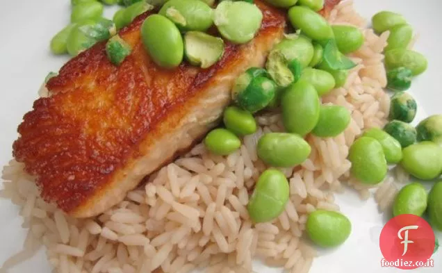 Salmone croccante con tè al gelsomino Riso e Wasabi Edamame