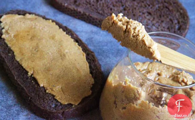 Diffusione di arachidi al curry (salsa Satay tailandese)