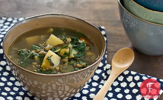Zuppa di bietole, lenticchie e patate a fornello lento