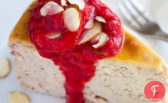 Cheesecake alle fragole e mandorle