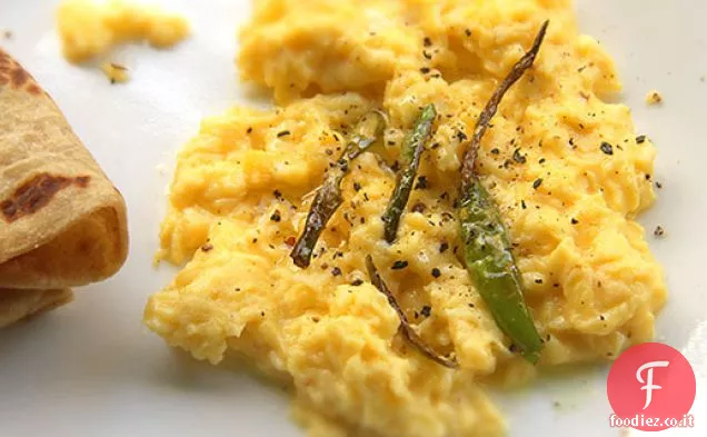 Uova strapazzate con olio di peperoncino