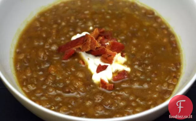 Zenzero piccante e zuppa di lenticchie francesi