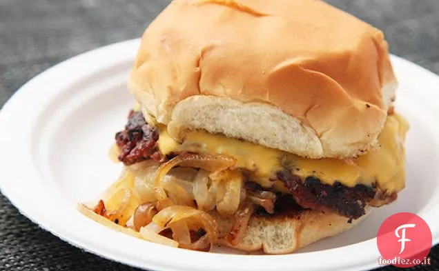 Hamburger di cipolla in stile Oklahoma