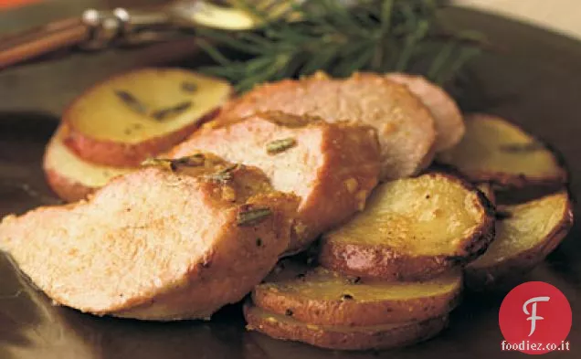 Filetto di maiale Hickory-Planked con patate di Digione al rosmarino