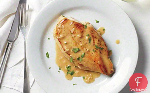 Petto di pollo scottato in padella con salsa di padella ricca