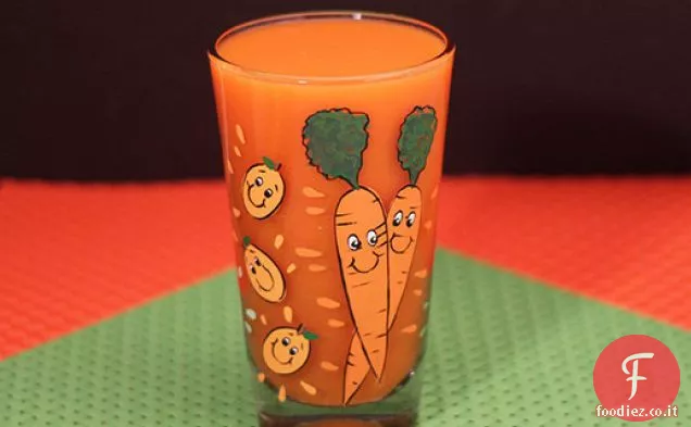 Semplice succo di arancia e carota