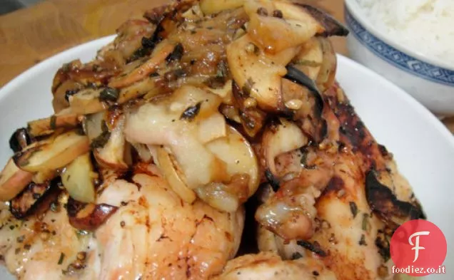 Cosce di pollo arrosto con mele, gin e semi di coriandolo