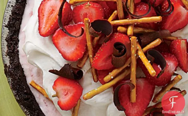 Torta di gelato alla fragola-Pretzel