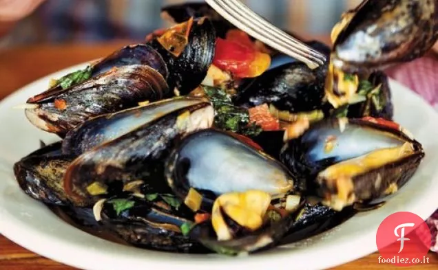 Cozze Fra Diavolo con Aglio Arrostito de ' Il Pescato
