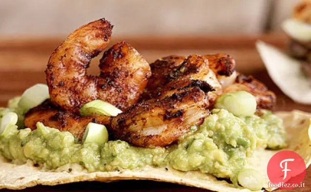 Tostadas di gamberi e guacamole