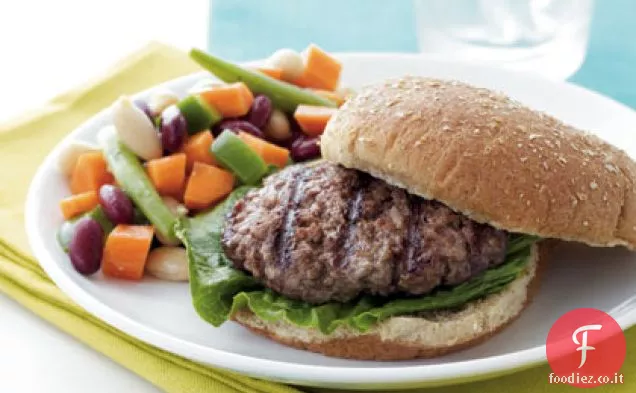 Hamburger alla griglia e insalata di fagioli 3