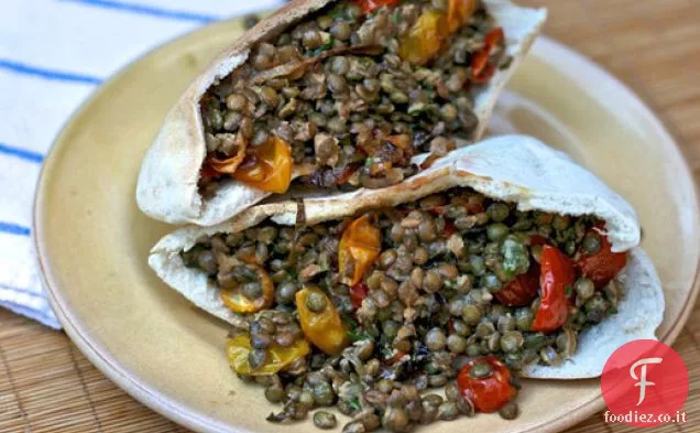 Cena stasera: Insalata di lenticchie al pomodoro arrosto con scalogni croccanti