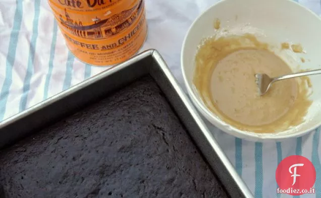Torta di banana al cioccolato con glassa di cicoria