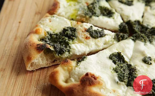Pizza al Pesto, Ricotta e Mozzarella