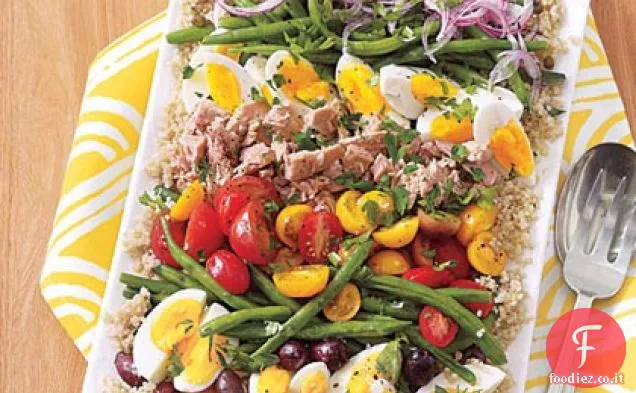 Insalata di quinoa Niçoise con Vinaigrette al limone e cappero