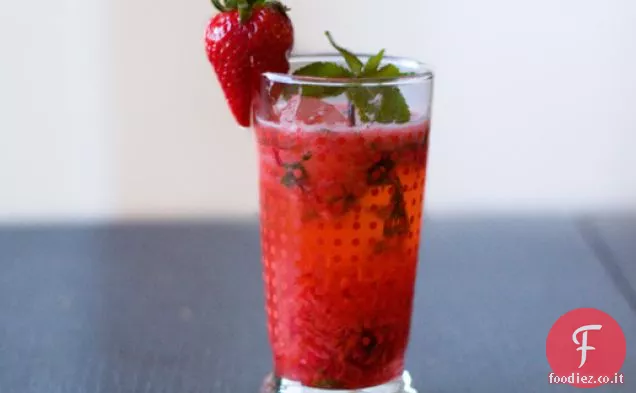 Cocktail di sake alla fragola