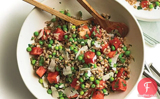 Insalata estiva di piselli, anguria e farro