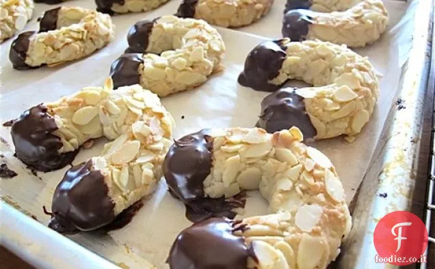 Cioccolato tuffato mandorle Corna