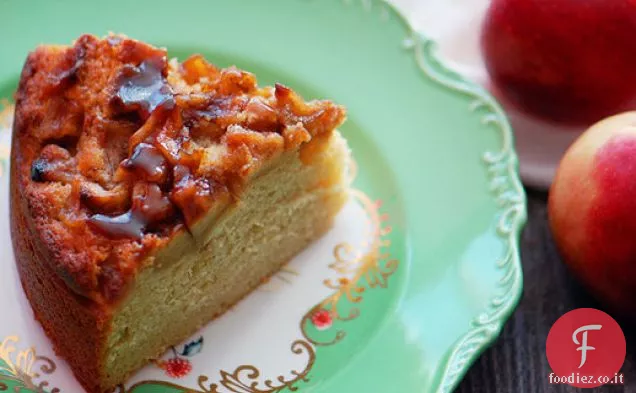 Torta di acero con mele burro marrone