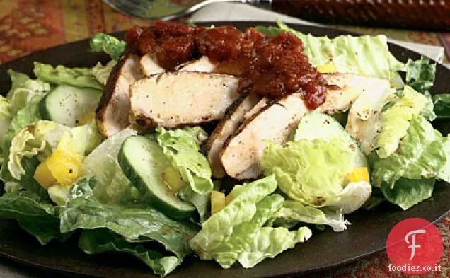 Insalata di pollo annerito con chutney di pomodoro