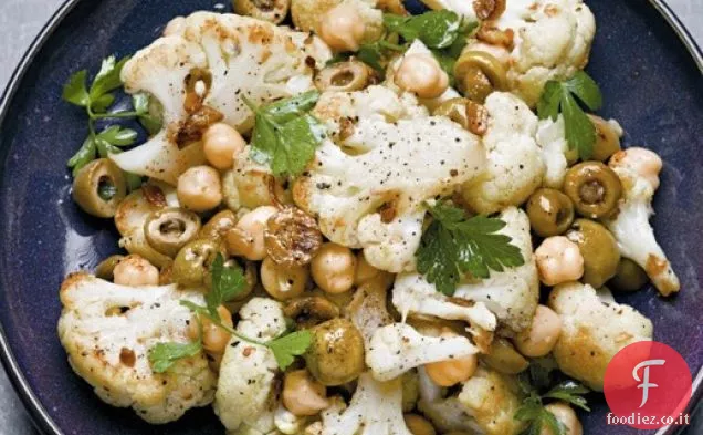 Cooking Light Il cavolfiore arrostito, i ceci e le olive del cuoco veloce completo