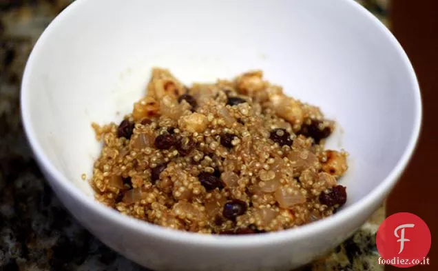 Cena di stasera: Risotto alla Quinoa con Nocciole Tostate e Ribes secco