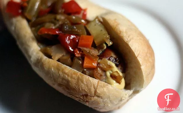 Cena di stasera: Salsiccia Italiana con Cipolle Caramellate, Senape e Giardineria