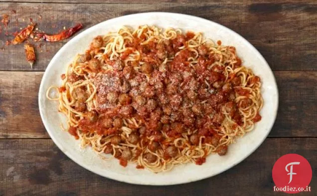 Cucinare il Libro: Maccheroni alla Chitarra con Ragù Abruzzese e Palottine