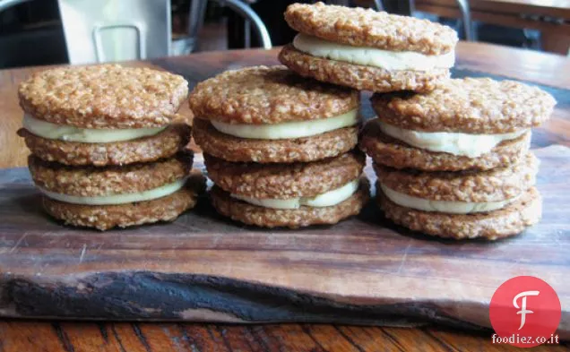 Biscotti sandwich di farina d'avena di Karen DeMasco