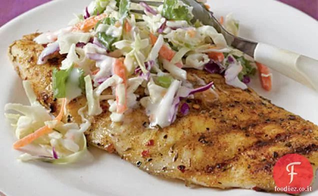 Jerk-strofinato pesce gatto con coriandolo piccante Slaw